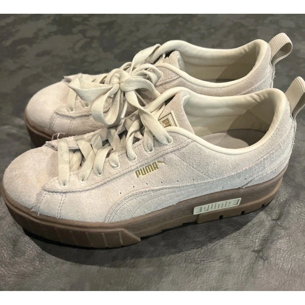 Puma Suede Platform sneakers Beige Sz 9.5 Y2K Fashion Athletic Cozy neutral